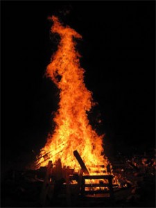 Rosh Chodesh 1 In ancient times news that the new moon had been officially sighted would be spread by using bonfires as signals.